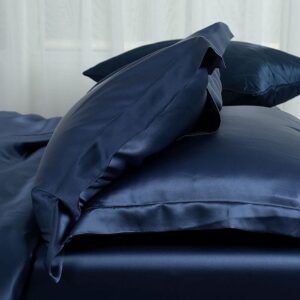 SILK PILLOWCASE